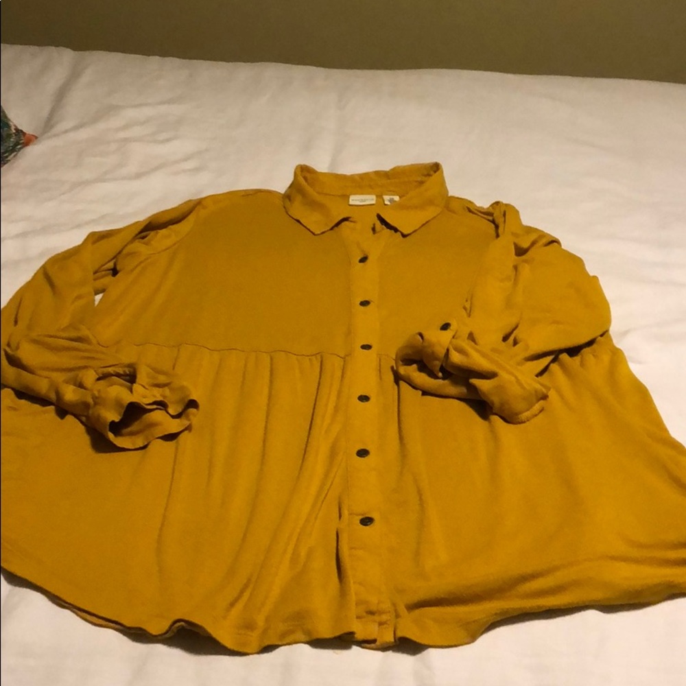 Mustardy yellow baby doll style knit top